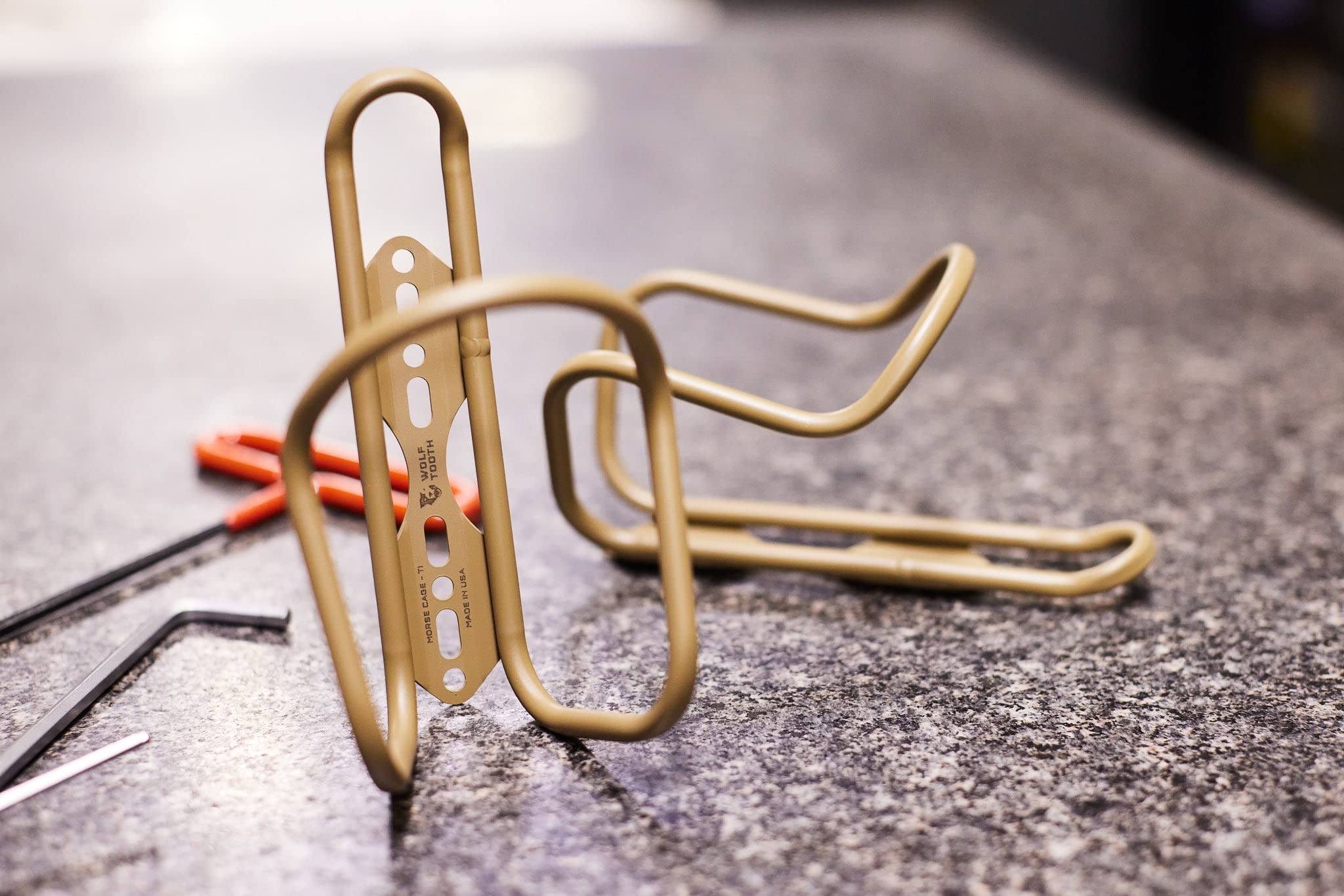 WOLFTOOTH ウルフトゥース MORSE CAGE TI チタン　2個 WOLF TOOTH COMPONENTS* morse titanium cage (titanium) - BLUE
